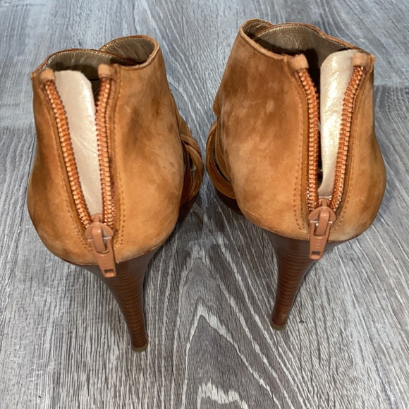 Stuart Weitzman women size 9 4in heel with Platform color: Chestnut - Picture 2 of 5